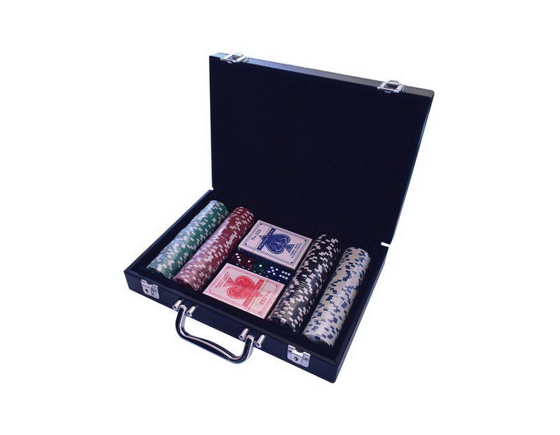 700134-Balitsa-Dermatinh-200-Markes-Poker-Dice Βαλίτσα Deluxe Δερματίνης με 200 μάρκες SUPERGIFTS Poker Dice 11,5gr - Image 1