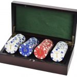 ΞΥΛΙΝΗ ΚΑΣΕΤΙΝΑ ΜΑΟΝΙ ΜΕ 100 ΜΑΡΚΕΣ CLUB POKER SUPERGIFTS 12gr ΜΕ ΑΞΙΑ